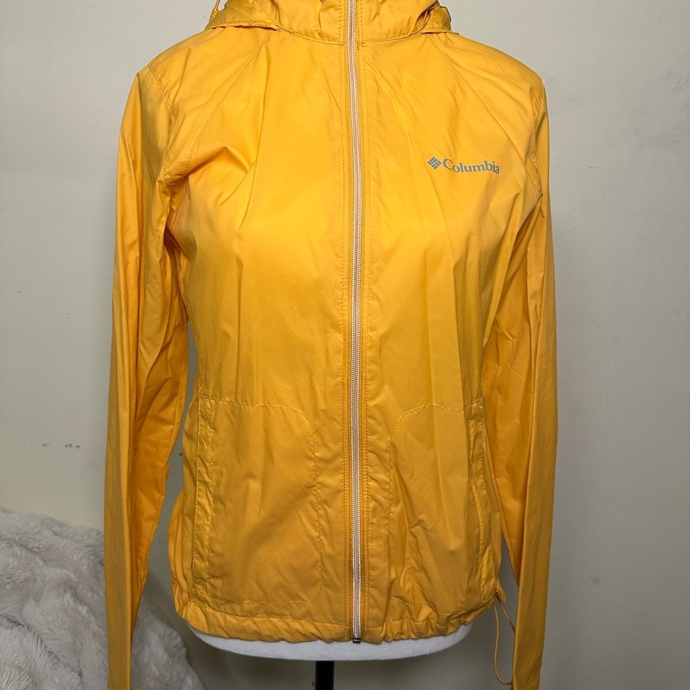 Columbia Women's Vibrant Yellow windbreaker